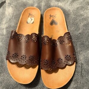 Reef Dark Brown Scalloped Slide Sandals